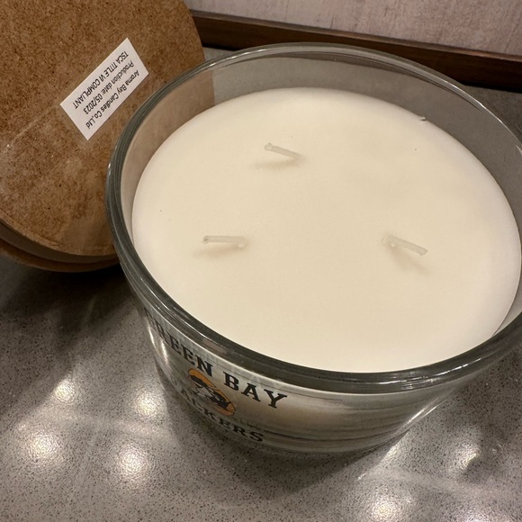 Green Bay 💚💛 🏈Packers 3 wick Candle! Pumpkin Scent! 🎃 - Picture 3 of 3